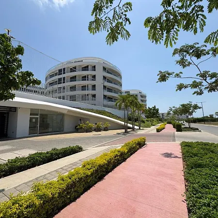 Apartamento Amplio Familiar Con Piscina En Serena Del Mar Cartagena